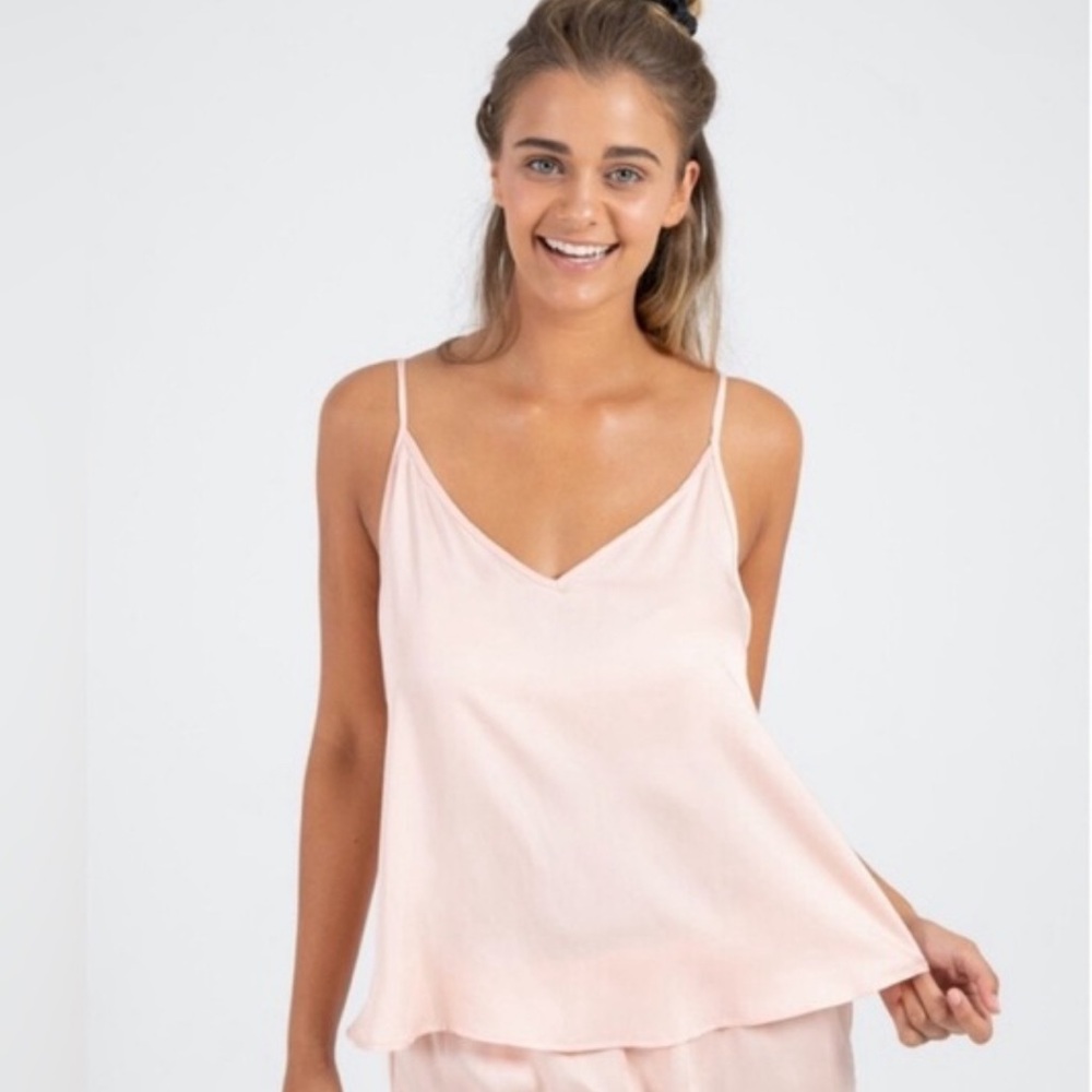 NWT- ETTITUDE Sateen Cami‎ Cloud pink (light pink)
